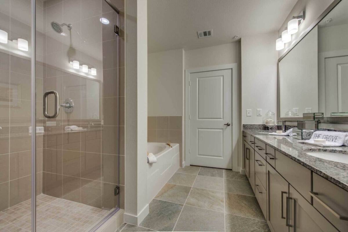 Apartment for rent at 11070 Katy Freeway Tgw2, Houston, TX 77043