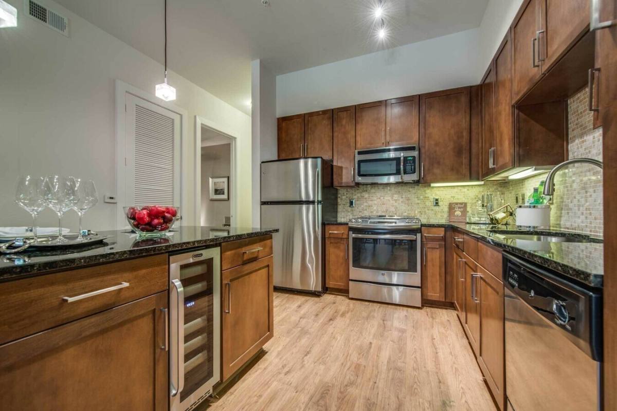 Apartment for rent at 11070 Katy Freeway Tgw2, Houston, TX 77043