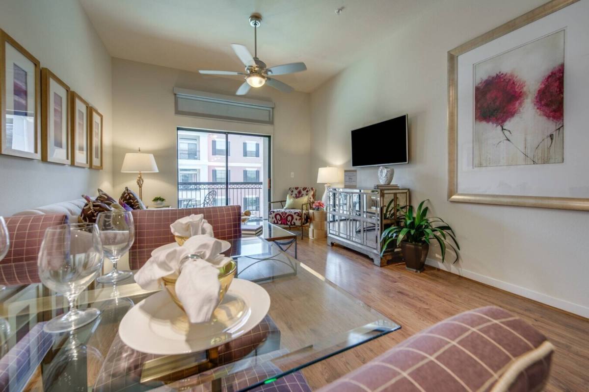 Apartment for rent at 11070 Katy Freeway Tgw1, Houston, TX 77043