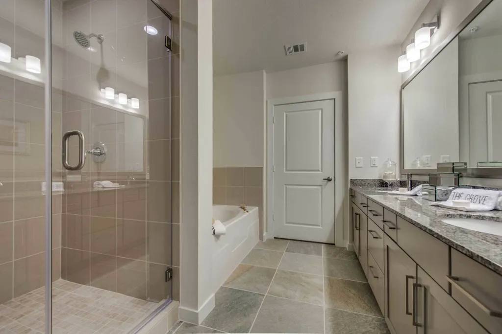 Apartment for rent at 11070 Katy Freeway Tgw1, Houston, TX 77043
