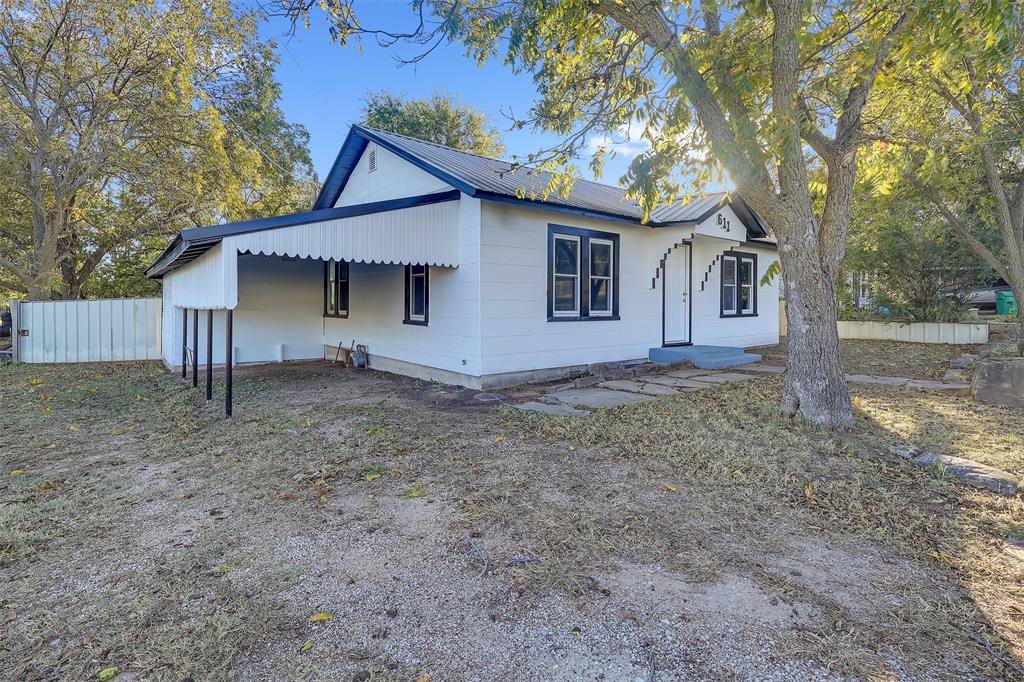 Apartment for rent at 611 W College St #611, Jacksboro, TX 76458