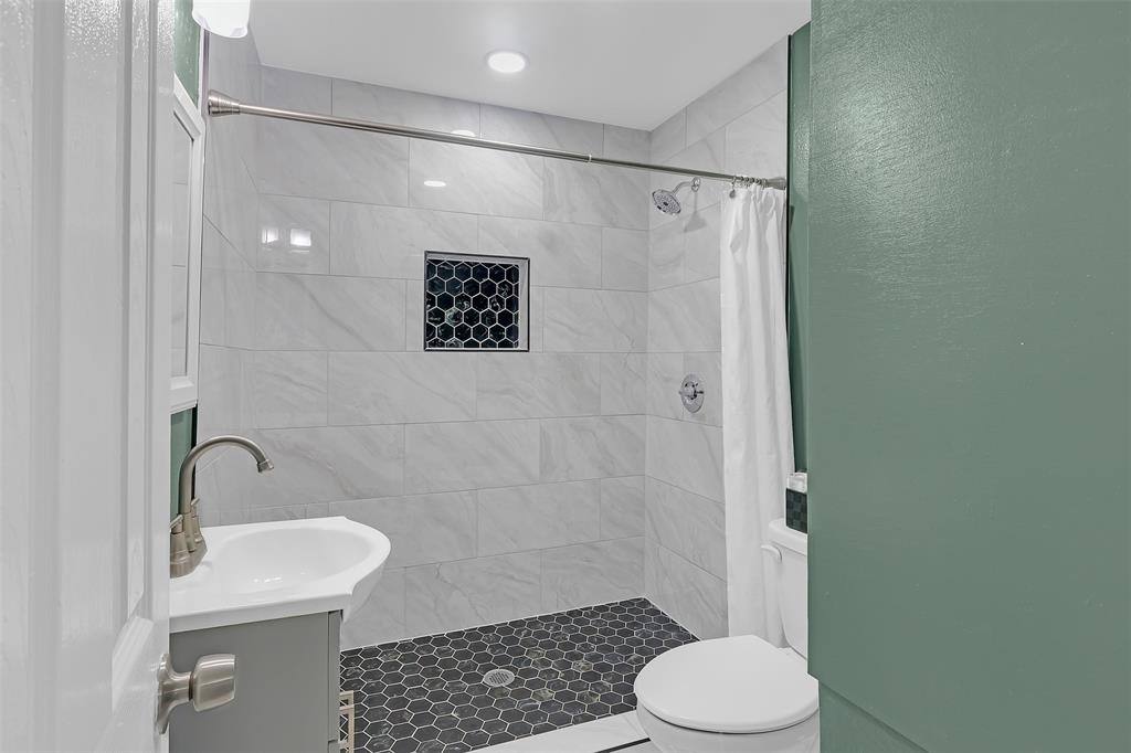 Apartment for rent at 611 W College St #611, Jacksboro, TX 76458