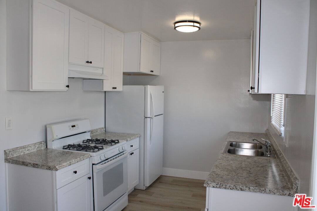 Apartment for rent at 1026 S Flower St #17, Inglewood, CA 90301