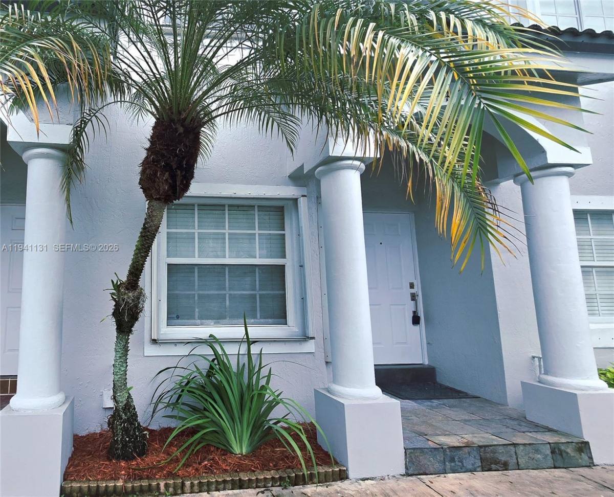 Townhouse for rent at 14273 SW 121st Place #3, Miami, FL 33186