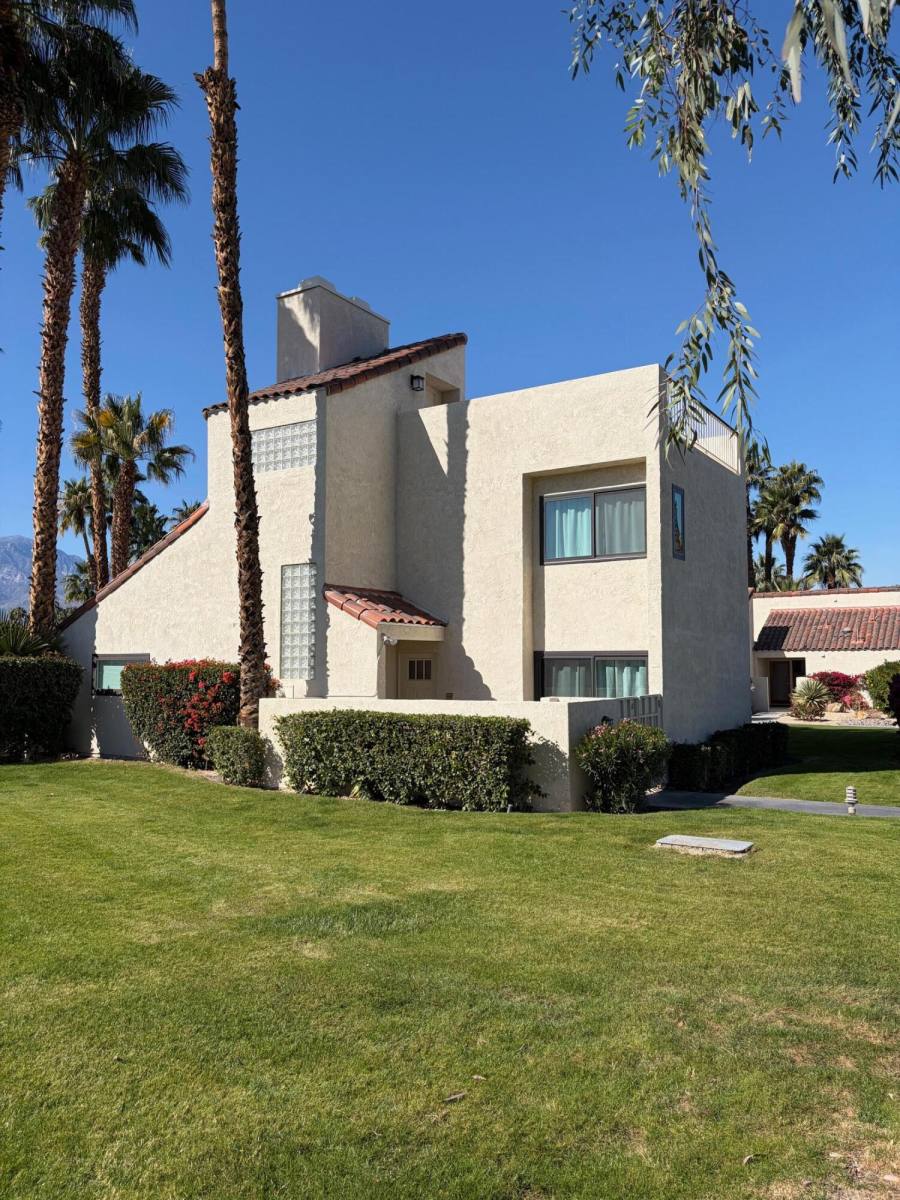 Apartment for rent at 462 Sunningdale Dr #462, Rancho Mirage, CA 92270
