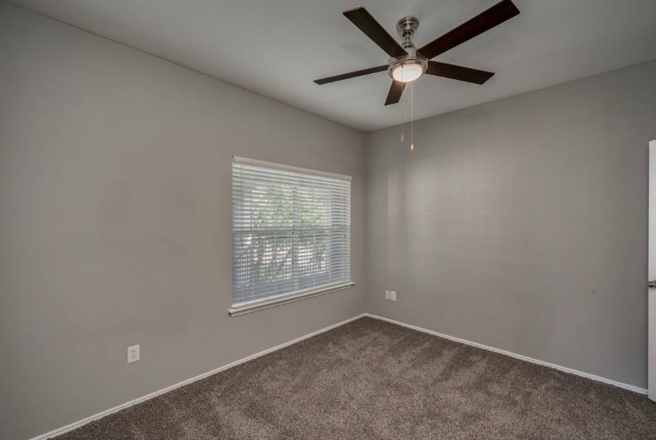 Apartment for rent at 301 N Wesley Dr, League City, TX 77573