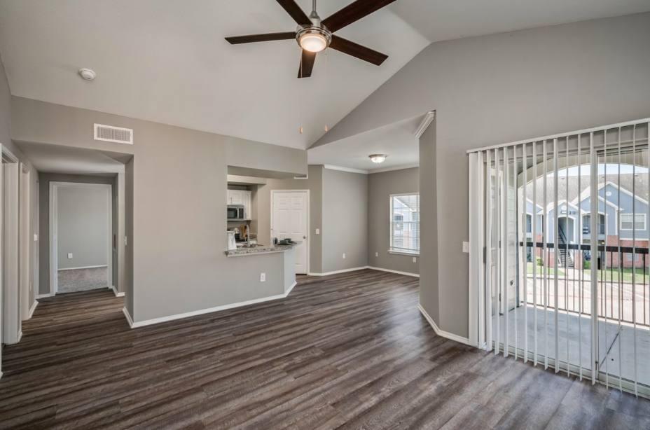 Apartment for rent at 301 N Wesley Dr, League City, TX 77573