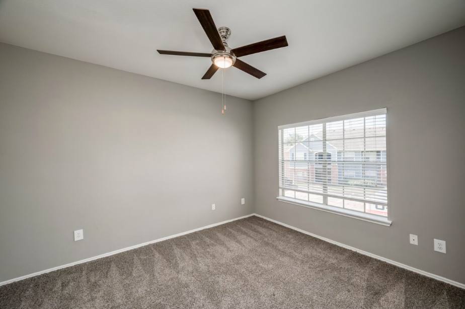 Apartment for rent at 301 N Wesley Dr, League City, TX 77573