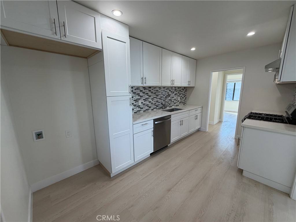 Apartment for rent at 3357 Honolulu Ave, La Crescenta, CA 91214