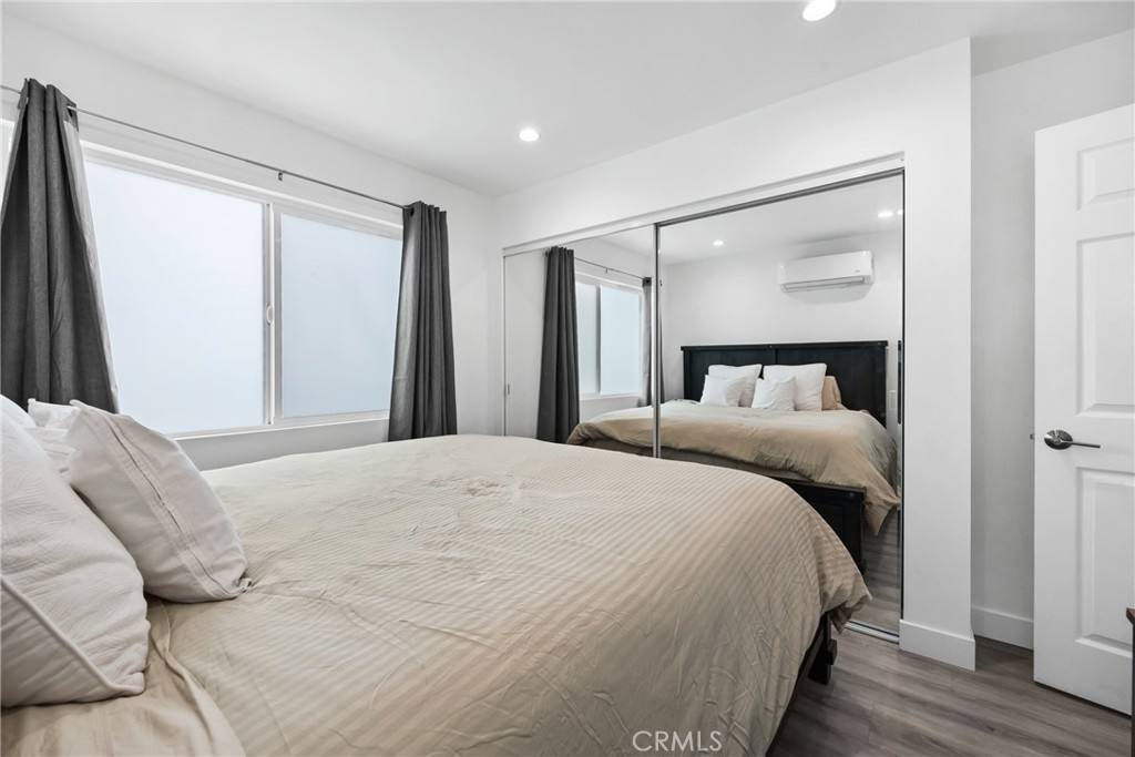 Apartment for rent at 18017 Collins St, Encino, CA 91316