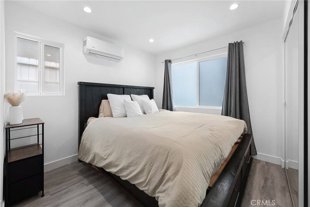 Apartment for rent at 18017 Collins St, Encino, CA 91316