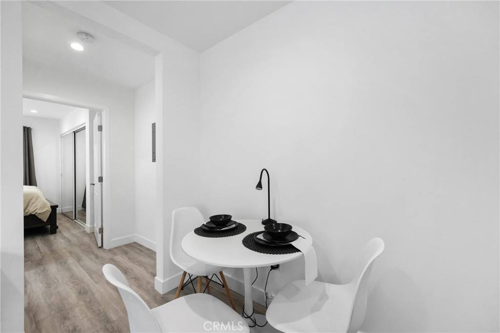 Apartment for rent at 18017 Collins St, Encino, CA 91316