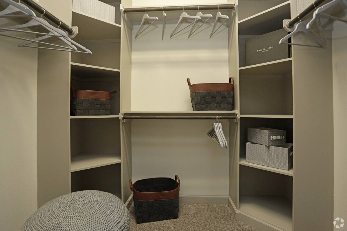 Apartment for rent at 4139 Bellaire Blvd #SCR1, Houston, TX 77025