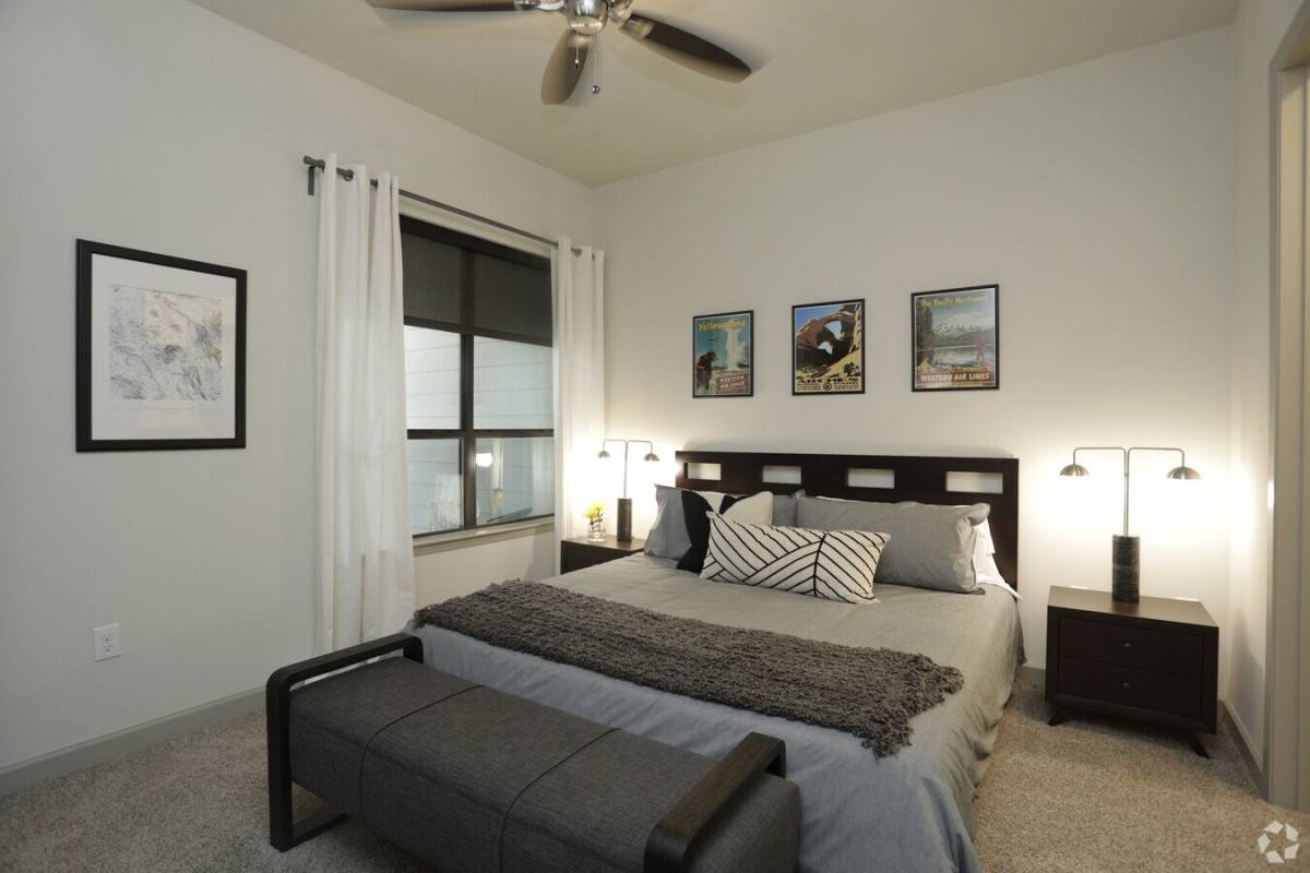 Apartment for rent at 4139 Bellaire Blvd #SCR1, Houston, TX 77025