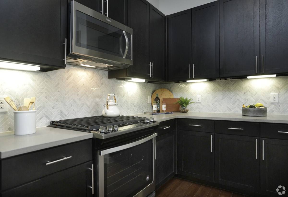 Apartment for rent at 4139 Bellaire Blvd #SCR1, Houston, TX 77025