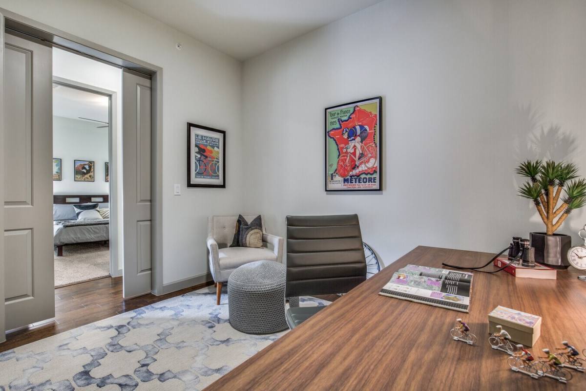 Apartment for rent at 4139 Bellaire Blvd #SCR3, Houston, TX 77025