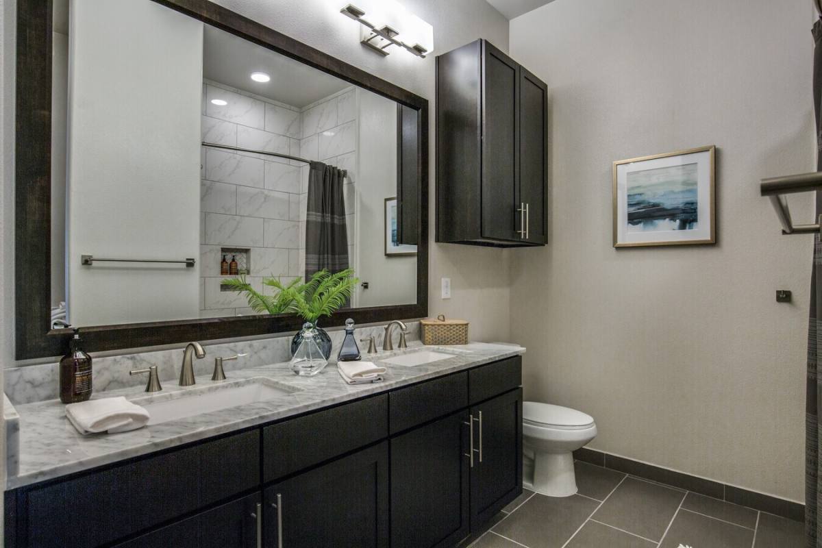 Apartment for rent at 4139 Bellaire Blvd #SCR3, Houston, TX 77025