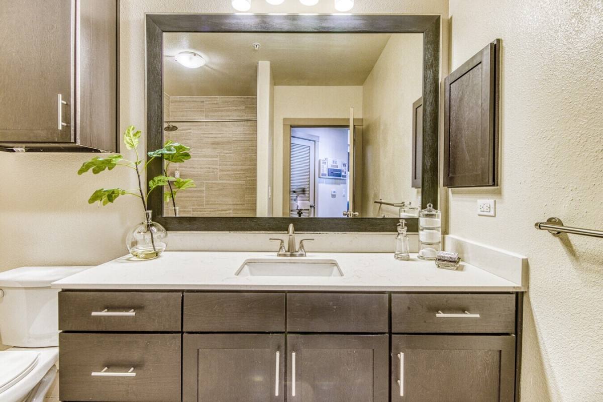 Apartment for rent at 707 Saulnier St #SAMN1, Houston, TX 77019