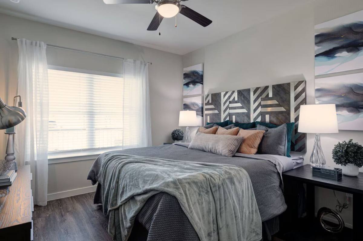 Apartment for rent at 3530 W 12th St #SLHS, Houston, TX 77008