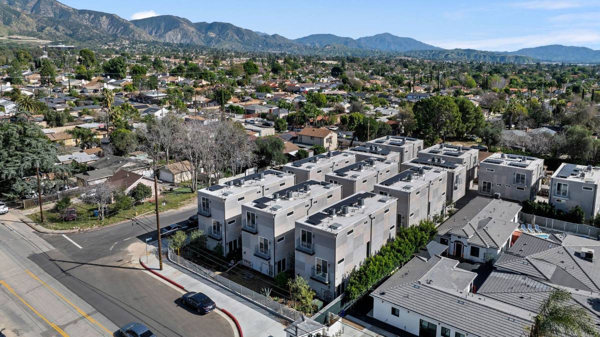 Townhouse for rent at 13615 N Fellows Ave, Sylmar, CA 91342