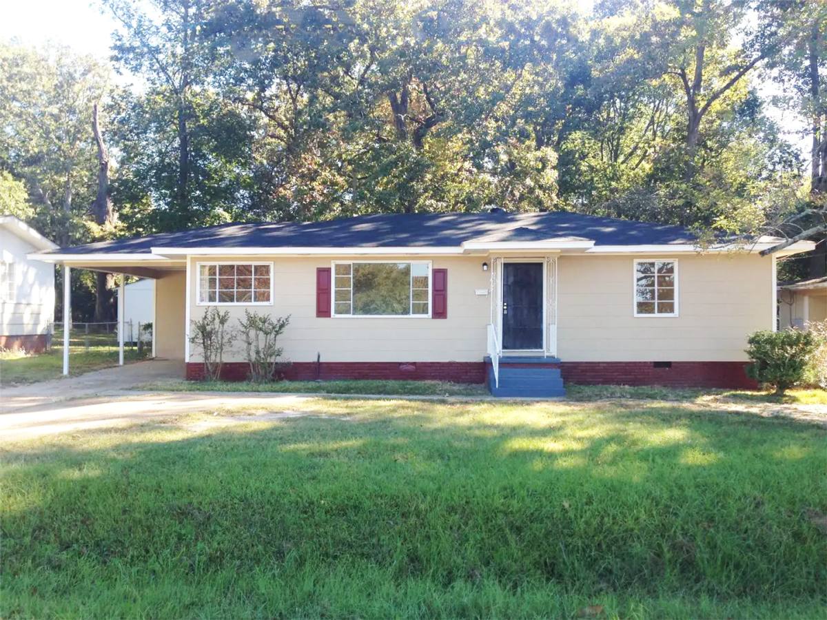 House for rent at 2920 Oak Forest Dr, Jackson, MS 39212
