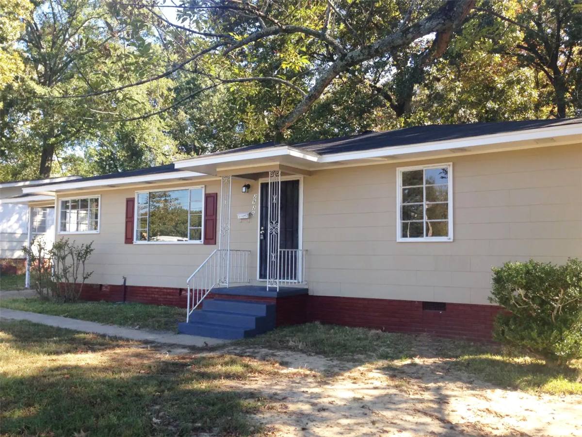 House for rent at 2920 Oak Forest Dr, Jackson, MS 39212