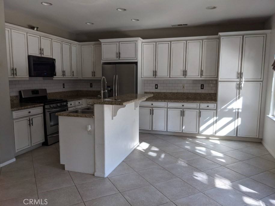 Apartment for rent at 40200 Bellevue Dr, Temecula, CA 92591