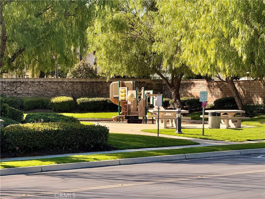 Apartment for rent at 9595 Shadowgrove Dr, Rancho Cucamonga, CA 91730