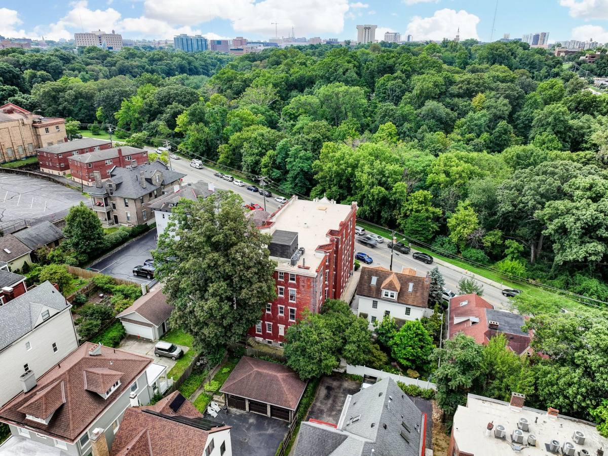 Apartment for rent at 260 Ludlow Ave, Cincinnati, OH 45220