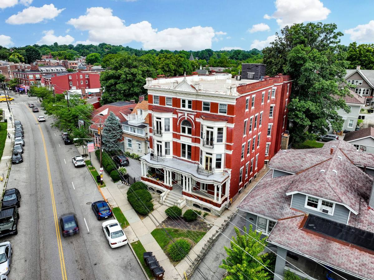 Apartment for rent at 260 Ludlow Ave, Cincinnati, OH 45220