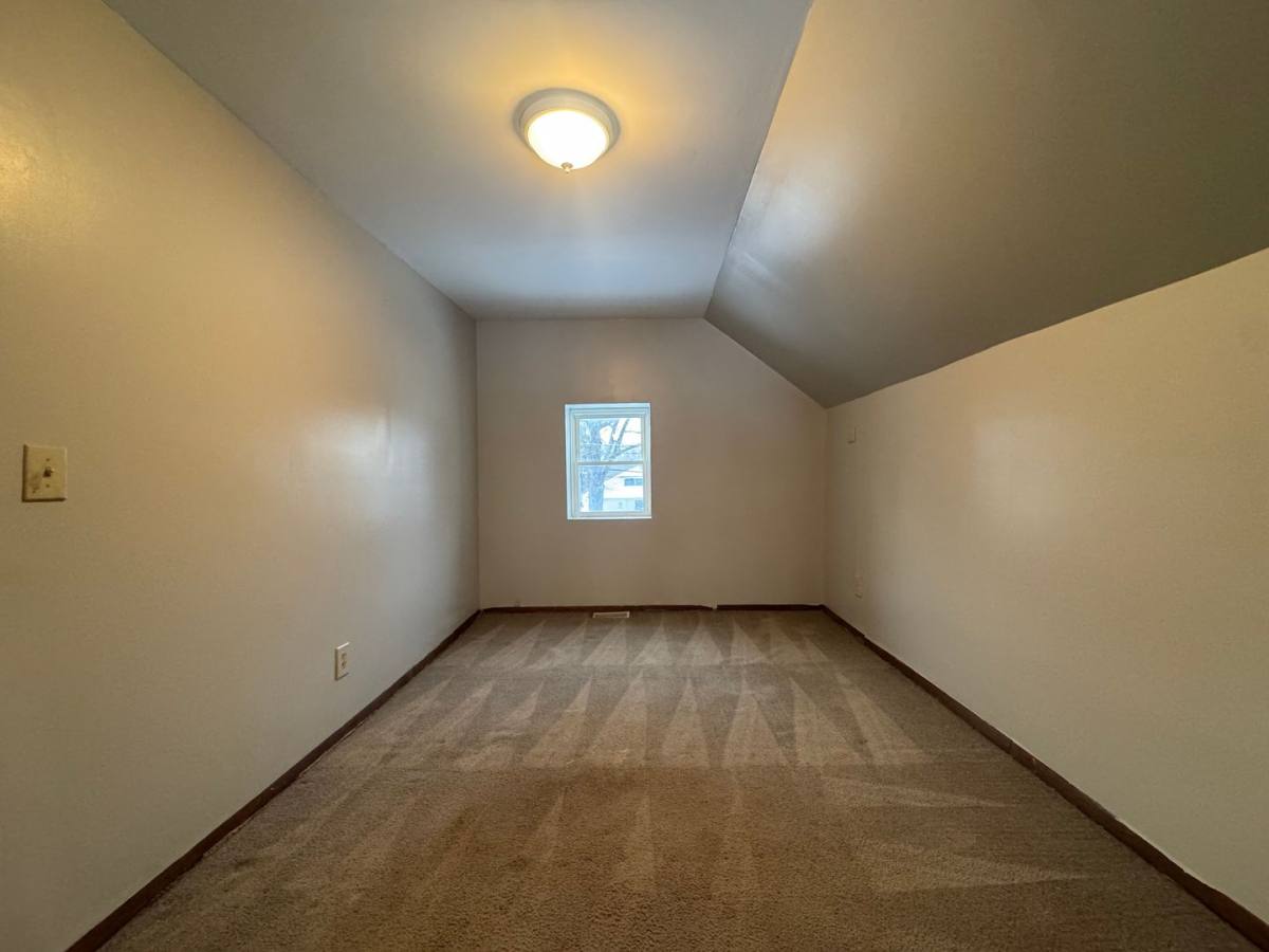 House for rent at 207 E Oak St, Carbondale, IL 62901