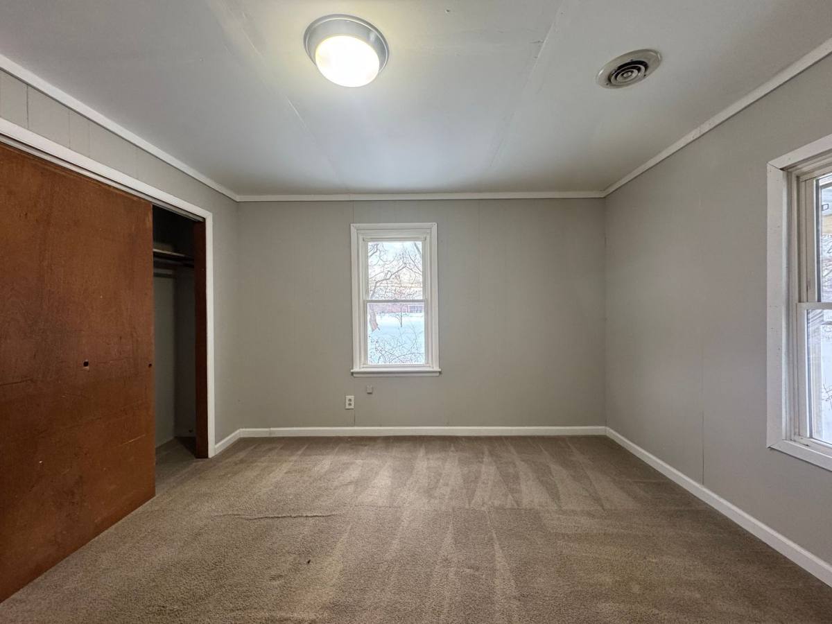 House for rent at 207 E Oak St, Carbondale, IL 62901