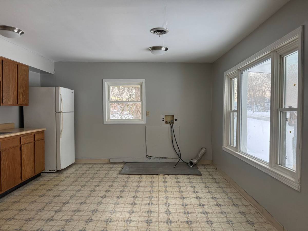 House for rent at 207 E Oak St, Carbondale, IL 62901