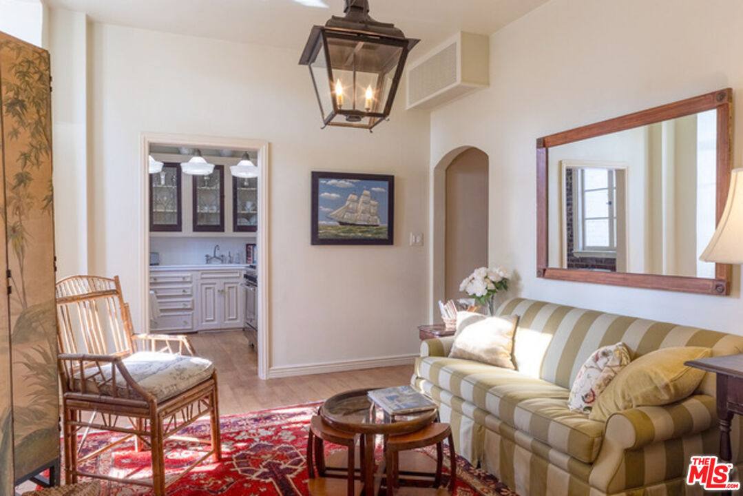 Apartment for rent at 1416 Havenhurst Dr #1416GF, Los Angeles, CA 90046