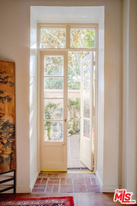 Apartment for rent at 1416 Havenhurst Dr #1416GF, Los Angeles, CA 90046