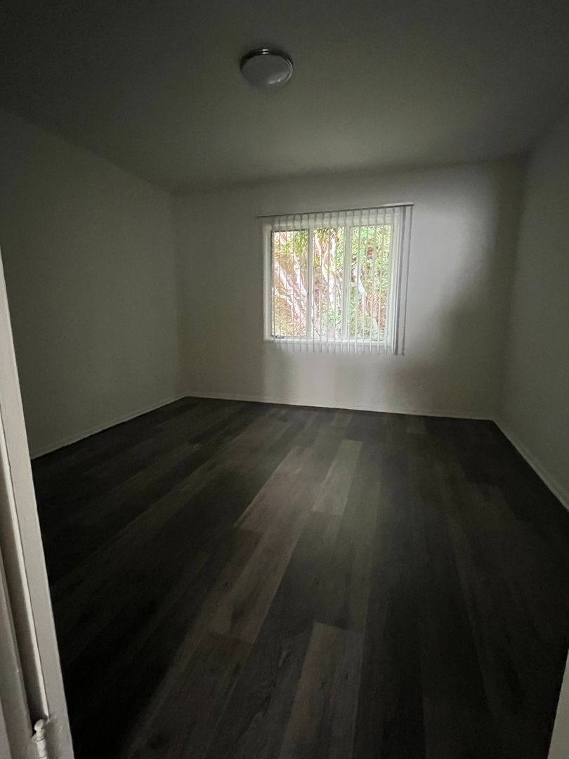 Apartment for rent at 1252 Havenhurst Dr, Los Angeles, CA 90046