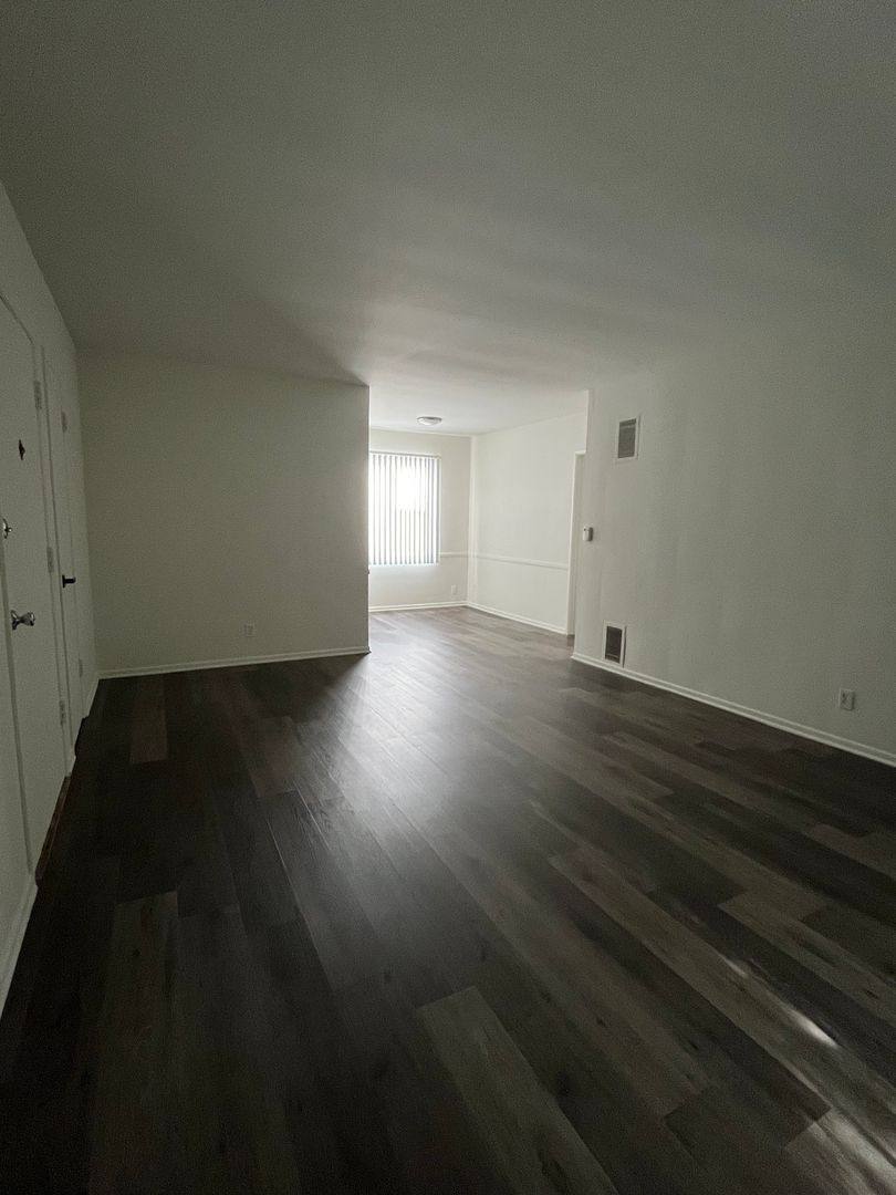 Apartment for rent at 1252 Havenhurst Dr, Los Angeles, CA 90046