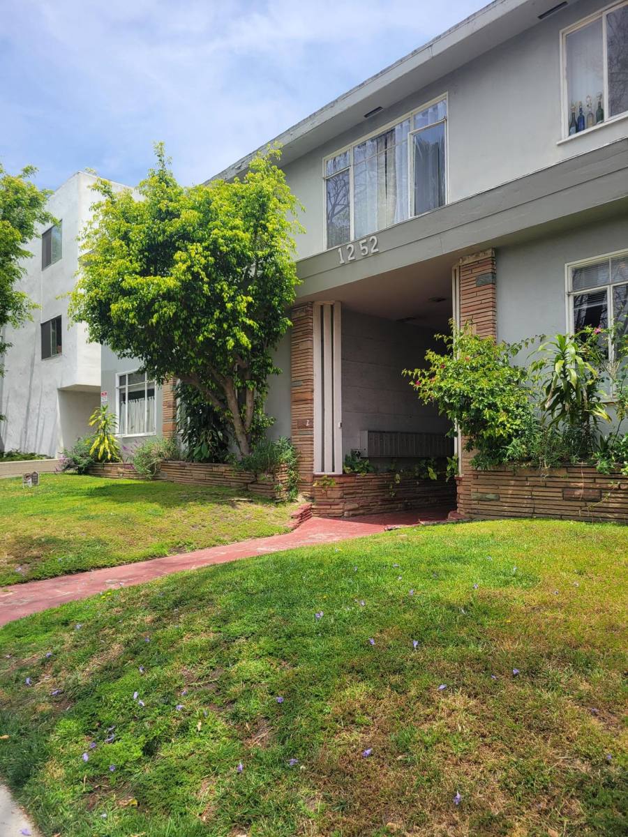 Apartment for rent at 1252 Havenhurst Dr, Los Angeles, CA 90046