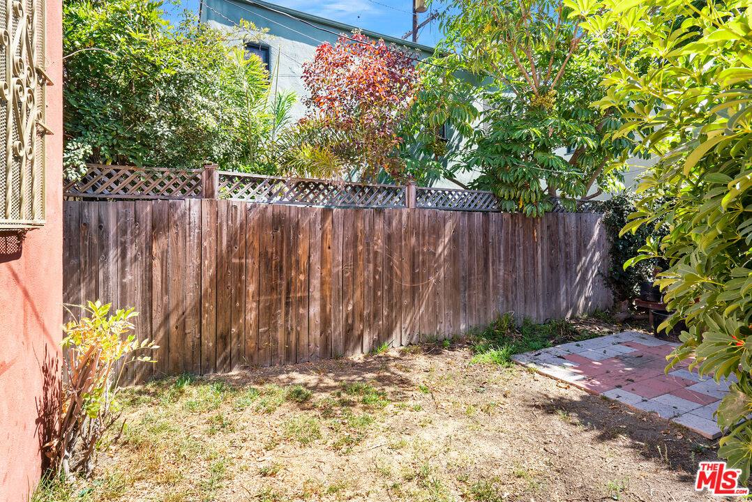 Apartment for rent at 6086 Saturn St, Los Angeles, CA 90035
