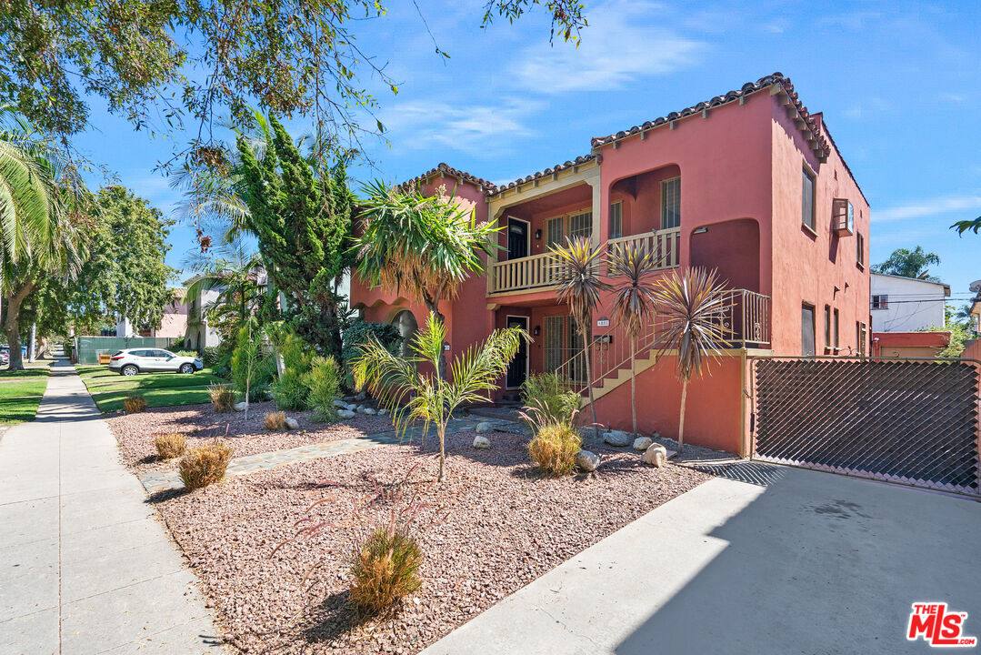 Apartment for rent at 6086 Saturn St, Los Angeles, CA 90035