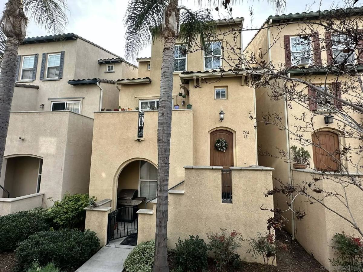 Townhouse for rent at 746 Broadway #746, Chula Vista, CA 91910