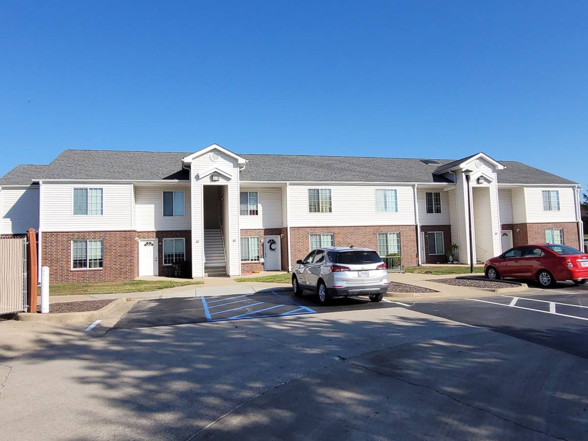 Apartment for rent at 1044 Hawthorne Village Dr, Warrenton, MO 63383