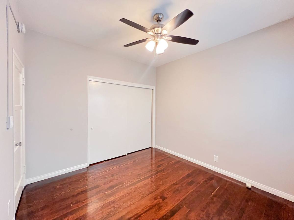 Apartment for rent at 6436 Orange St, Los Angeles, CA 90048