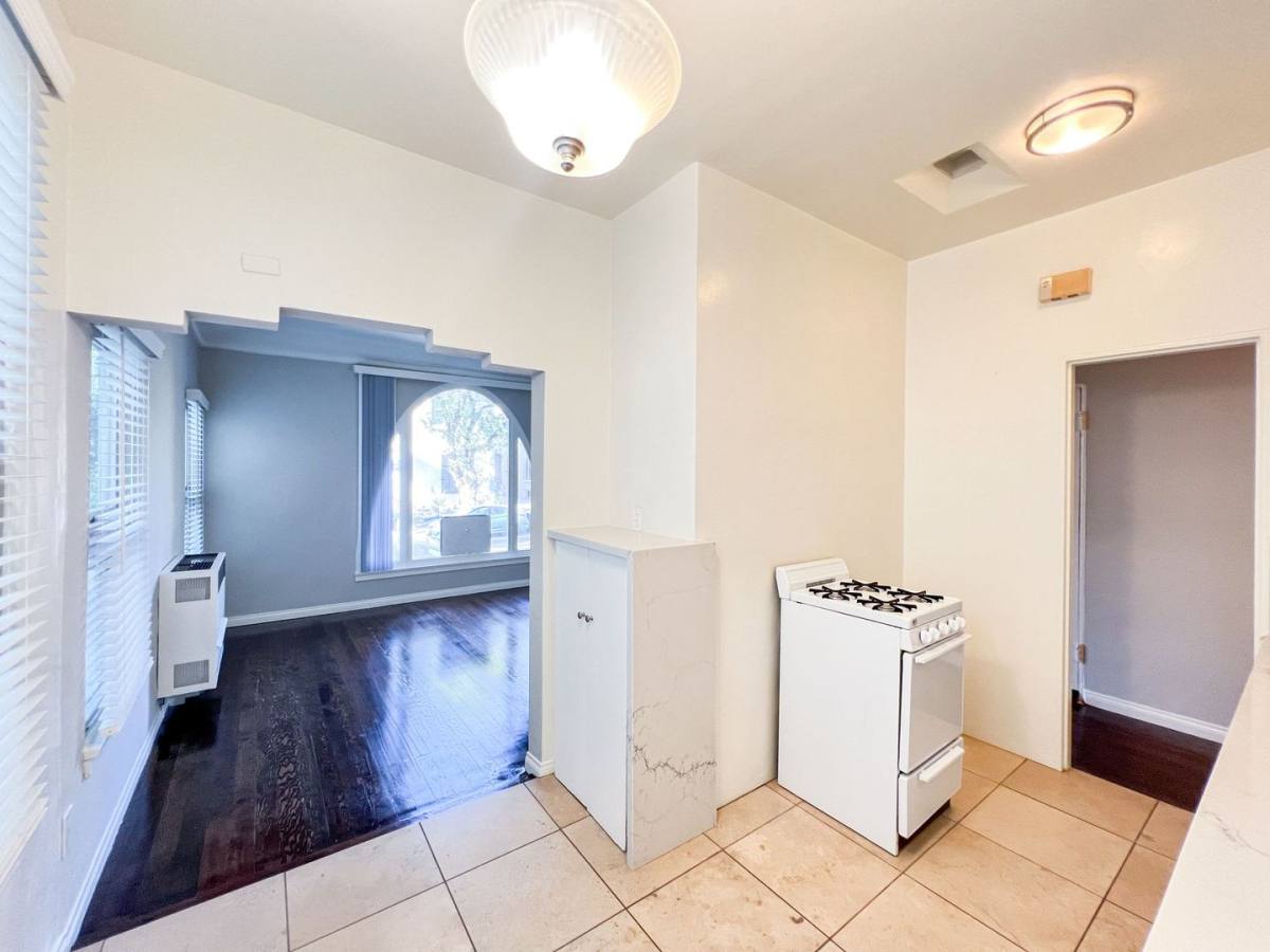Apartment for rent at 6436 Orange St, Los Angeles, CA 90048