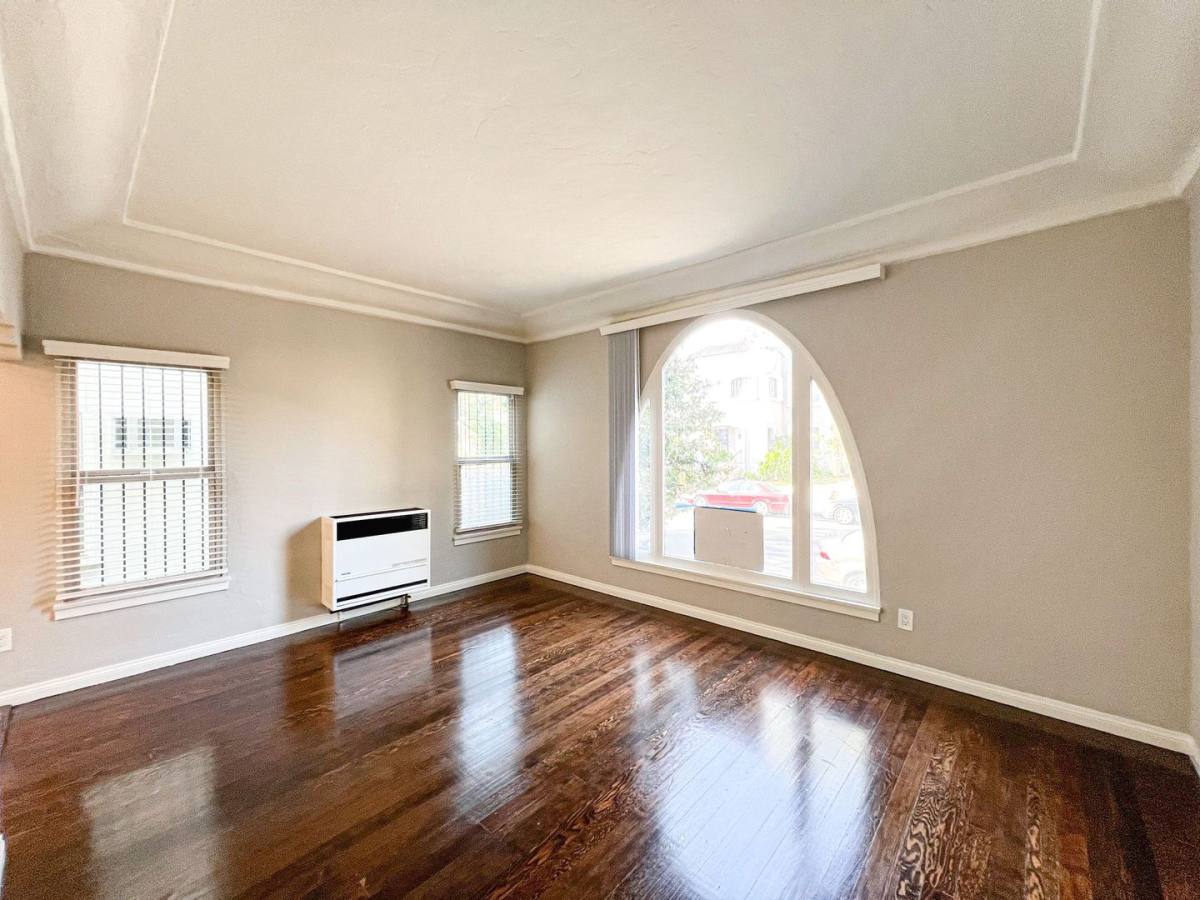 Apartment for rent at 6436 Orange St, Los Angeles, CA 90048