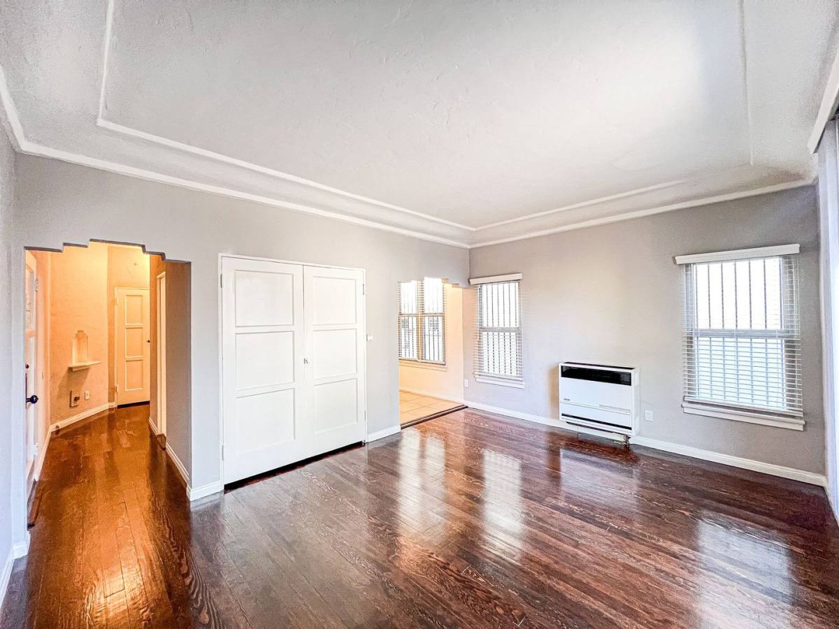 Apartment for rent at 6436 Orange St, Los Angeles, CA 90048