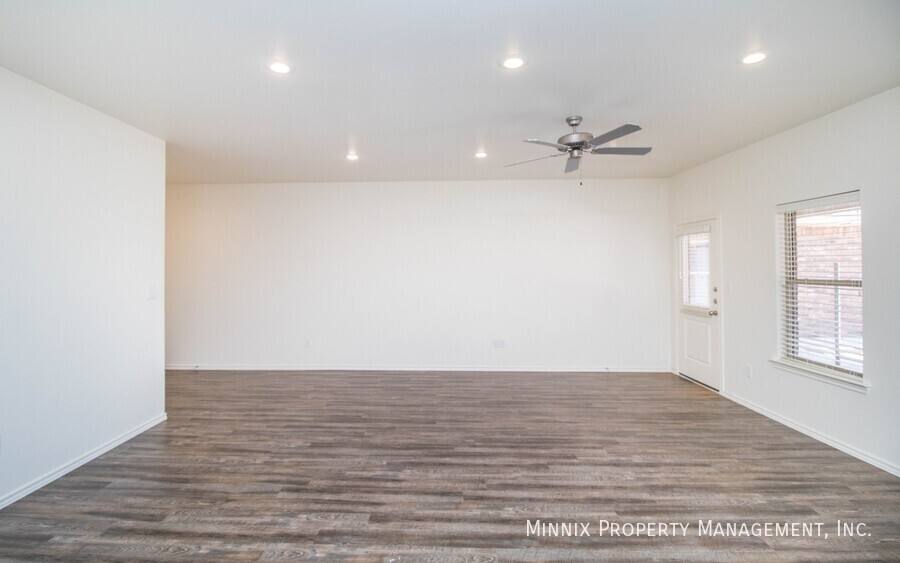 Townhouse for rent at 6927 20th St, Lubbock, TX 79407