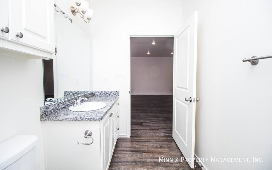 Townhouse for rent at 6927 20th St, Lubbock, TX 79407