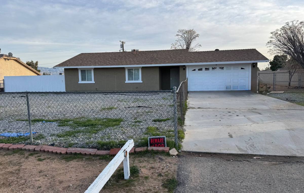 House for rent at 22241 Mohican Ave, Apple Valley, CA 92307