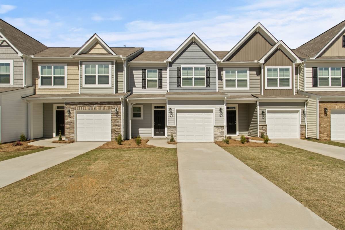 Townhouse for rent at 128 Arbor Trail, Piedmont, SC 29673